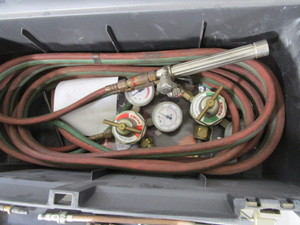 lot 269 image: Smith Torch Set