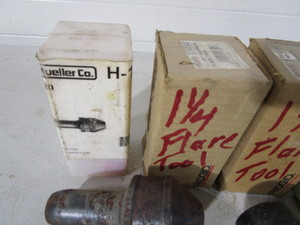 lot 289 image: Pipe Flaring Tools
