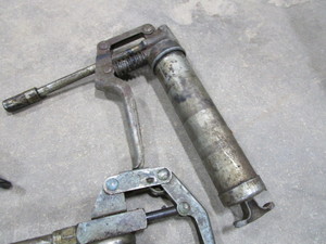 lot 332 image: Grease Guns & Oil Cans