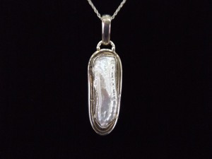 .925 Sterling Silver Genuine Baroque Pearl Pendant Necklace