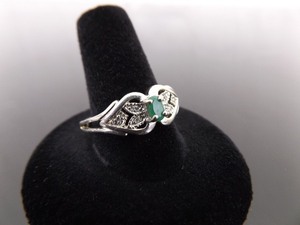 .925 Sterling Silver Oval Cut Emerald Accented Ring Size 10