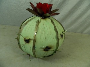 lot 26 image: New Recycled Metal Flowering Cactus Garden Art