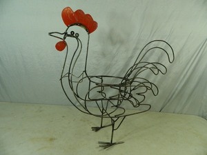 lot 71 image: New Large Recycled Metal Chicken   Rooster Plant Stand