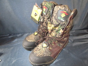 lot 117 image: Insulated Boots