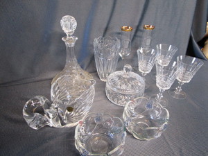 lot 144 image: Crystal Swans, Stems
