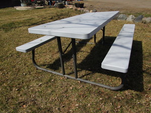 lot 204 image: Folding Picnic Table