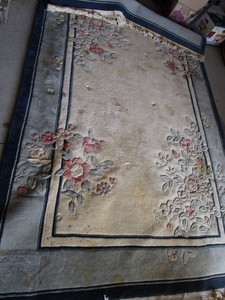 lot 60 image: Wool Area Rug