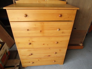 lot 31 image: Dresser - Five Drawer