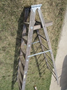 lot 47 image: Wooden Step Ladder