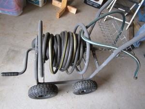 lot 195 image: Hose & Caddy