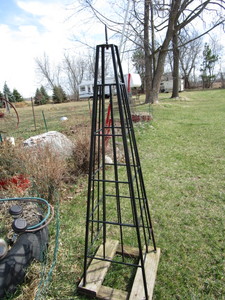lot 250 image: Garden Stand