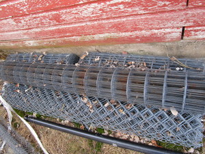 lot 185 image: Chain Link & Mesh Fencing