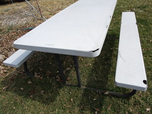 lot 183 image: Folding Picnic Table