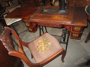 lot 38 image: Antique Treadle Sew Machine