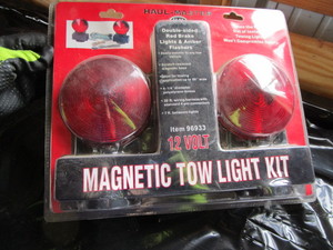 lot 209 image: Magnetic Tow Lights