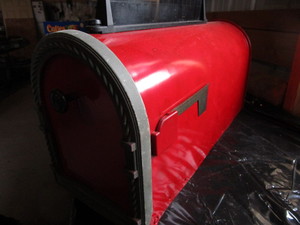 lot 212 image: Mailbox
