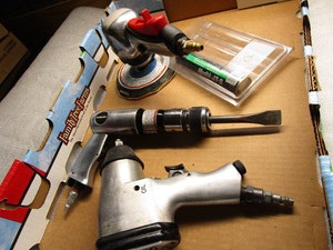 lot 251 image: Air Tools