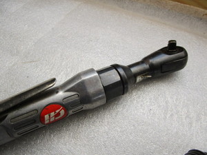 lot 261 image: Air Ratchet & Chisel
