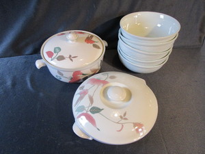 lot 67 image: Mikasa Silk Flower Dishes