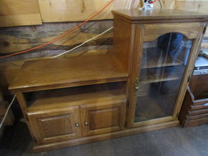 lot 92 image: Oak Cabinet