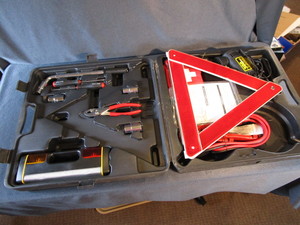 lot 293 image: Road Emergency Kit