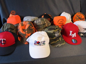 lot 348 image: Mens Hats
