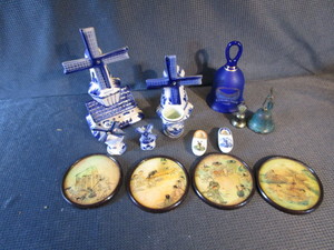 lot 334 image: Souvenirs