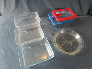 lot 163 image: Pyrex Dishes, Pie Plate