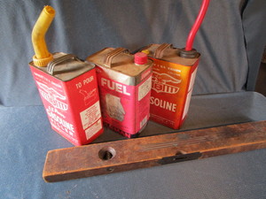 lot 416 image: Vintage Level, Fuel Cans