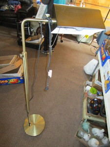 lot 415 image: Floor Lamp