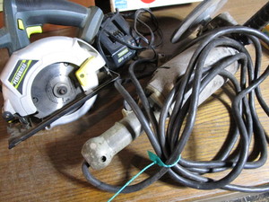lot 316 image: Electric Grinder Cordless Saw & Charger