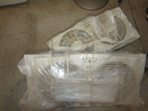 lot 377 image: Window Fans