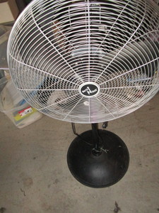 lot 389 image: Pedestal Fan