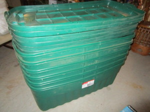 lot 393 image: Rubbermaid Totes