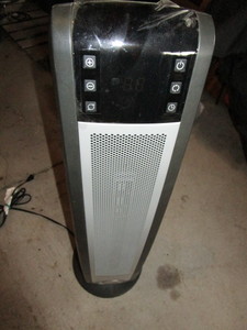 lot 395 image: Tower Heater