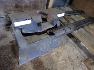lot 304 image: Fifth Wheel Plate