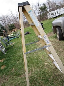 lot 318 image: Keller Step Ladder