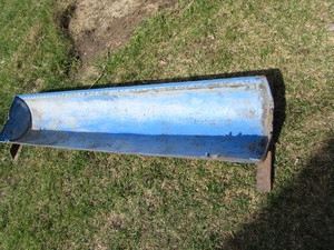 lot 433 image: Feeding Trough