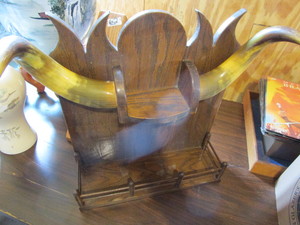lot 453 image: Shelf with Horns