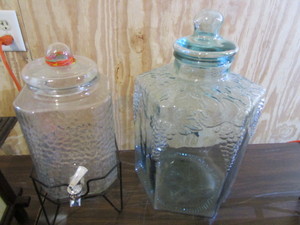 lot 454 image: Beverage Dispenser