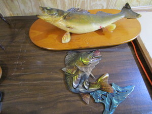 lot 455 image: Walleye Mount, Metal Fish