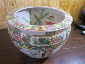 lot 458 image: Geisha Planter