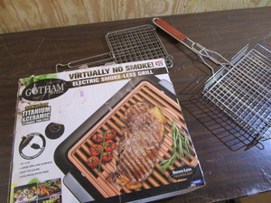 lot 469 image: Electric Grill & Baskets