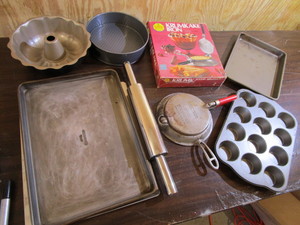 lot 474 image: Baking Irons & Pans