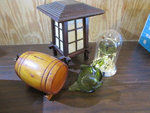 lot 487 image: Lamp, Clock, Mirrored Tray, Bank