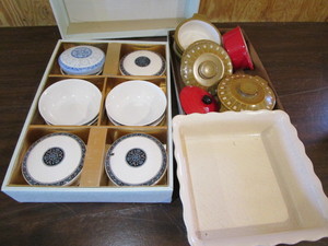 lot 493 image: Bowls, Paula Deen Pan