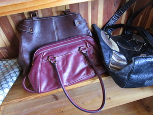 lot 499 image: Leather Purses