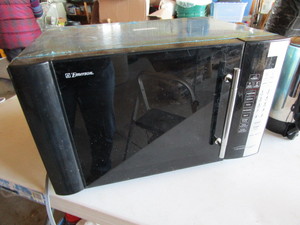 lot 506 image: Emerson Microwave