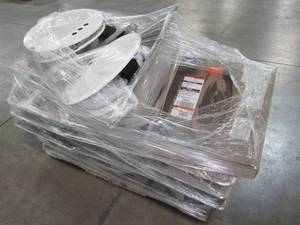 lot 115 image: WHOLESALE MIXED PALLET OF MICELLANOUS KITCHEN AND BATHROOM SINK BASINS