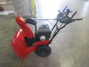 lot 4 image: Toro Power Max 824 OE 24 in. 252cc Two-Stage Electric Start Gas Snow Blower 37798